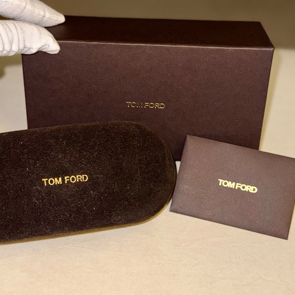Tom Ford Unisex Transparent Sunglasses -like new - Picture 8 of 8